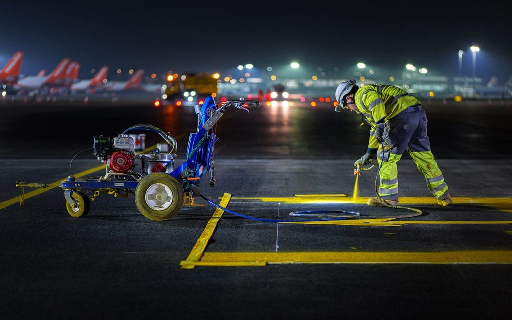 Airport Construction Photography © Leo Hillier