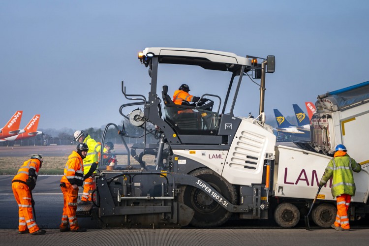 LAML © Leo Hillier