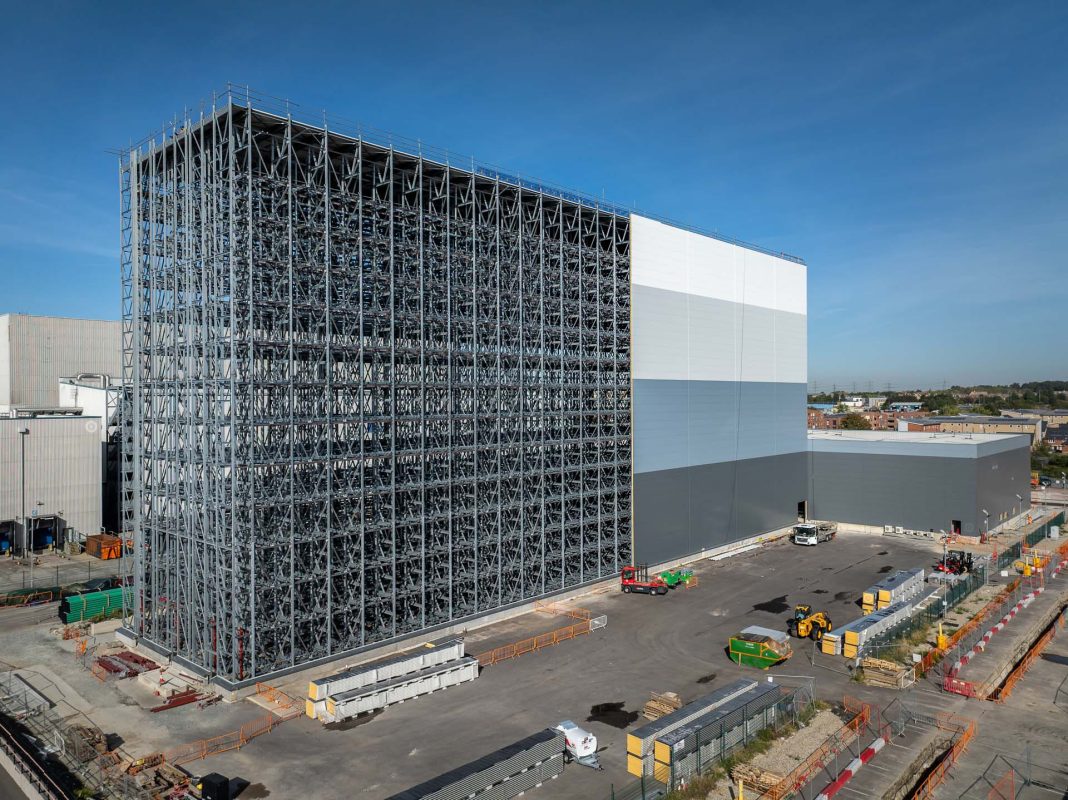 Distribution Building © Leo Hillier