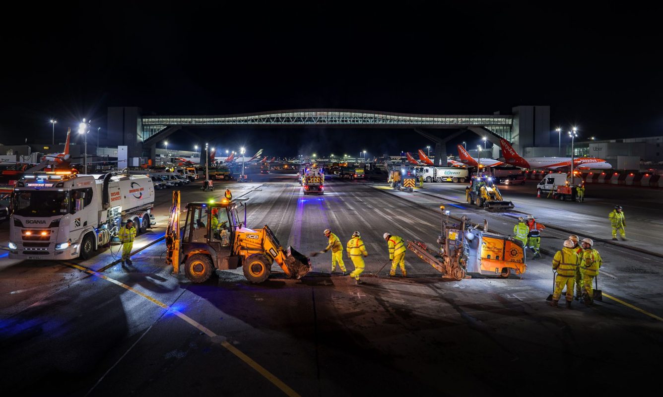 Taxiway Resurfacing at Gatwick Airport © Leo Hillier