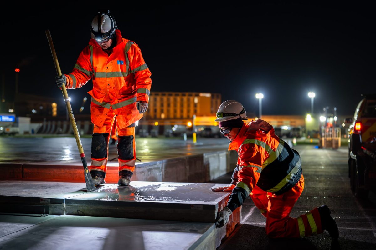 Installing EMAS Barrier at Airport © Leo Hillier