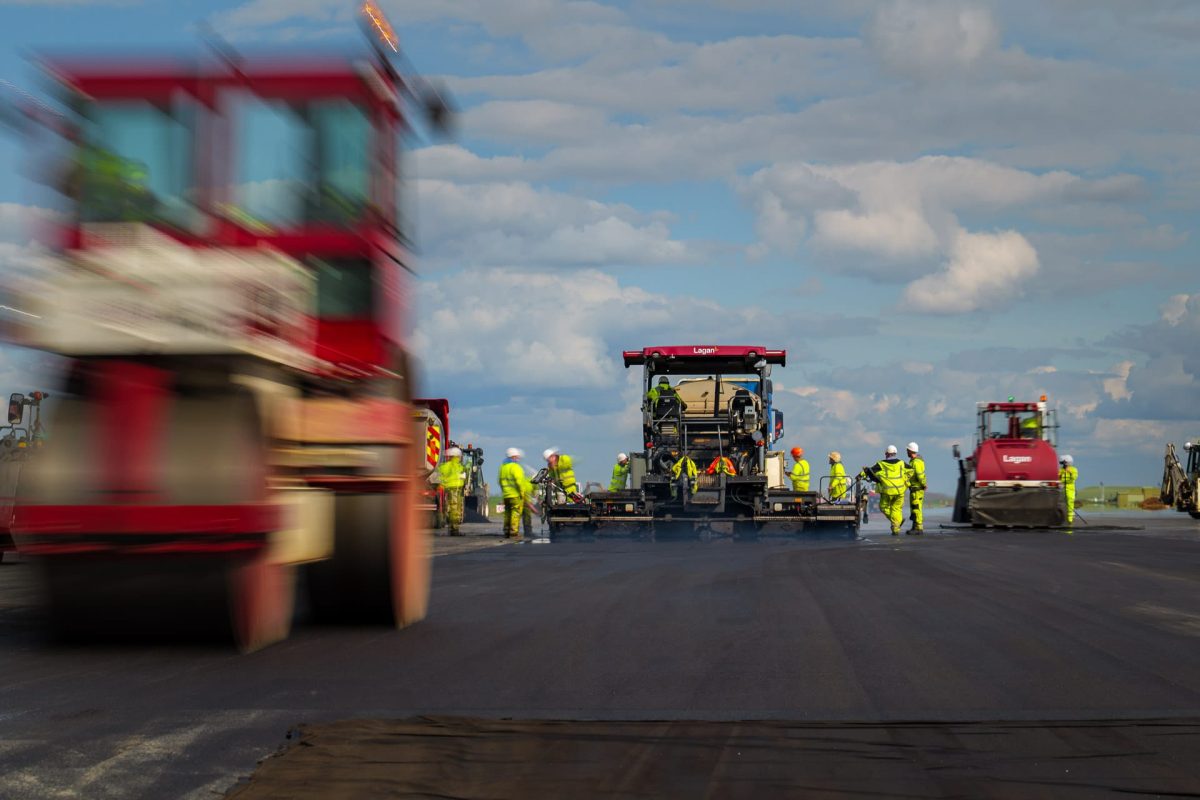Runway Paving © Leo Hillier