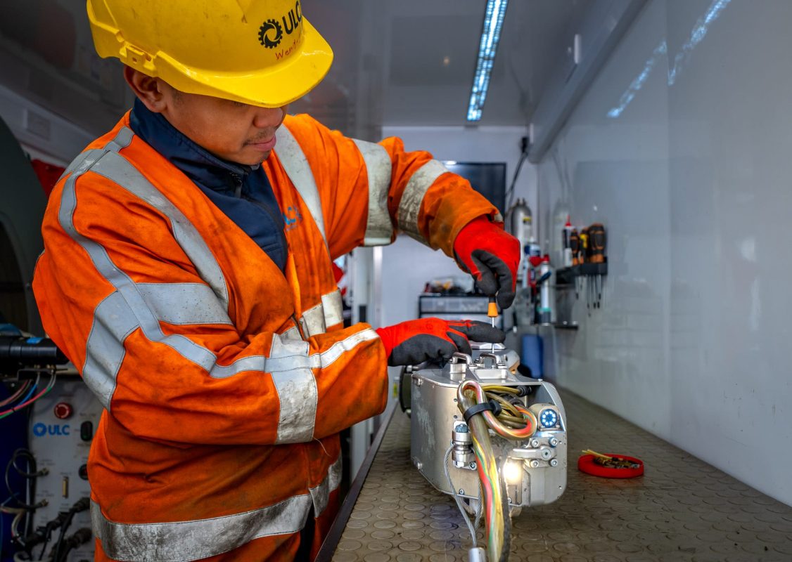 Robotic Engineer © Leo Hillier