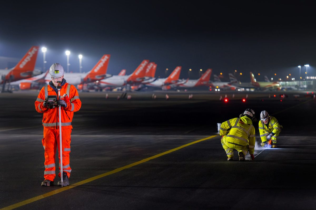 Airport Surveying © Leo Hillier
